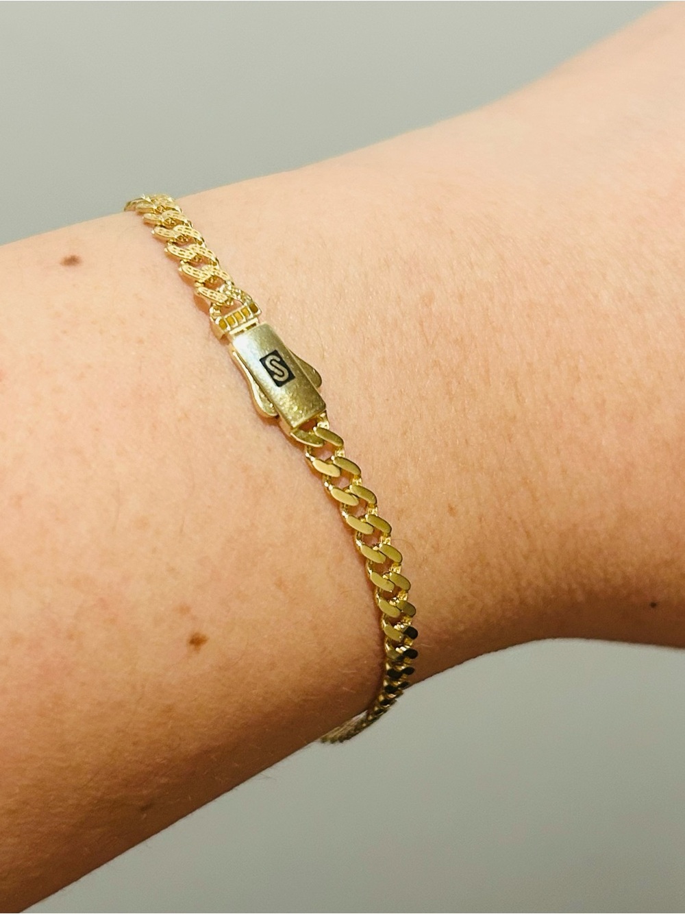 Subject: ✨ 18K Gold 4mm Classic Link Bracelet – Timeless Design